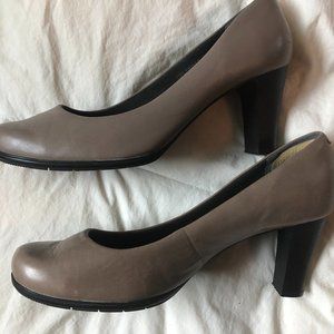 Rockport Walkability Pump - Beige